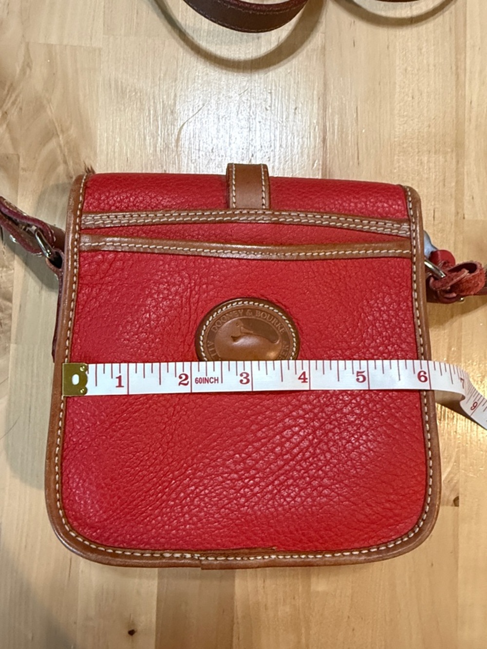 Vintage Dooney & Bourke Red Pebbled Leather Crossbody with Tan Trim - Picture 7 of 9